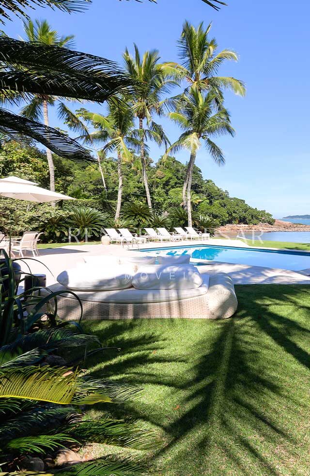 <p style="text-align: center;">Ideais de paraíso que só a Renata Cesar pode te proporcionar:<br />
uma seleção de casas que temos o orgulho de receber com exclusividade</p>
